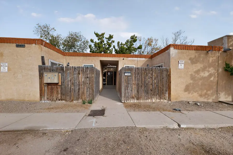 7509 Pennsylvania Lane Ne, Albuquerque, NM 87110 - Image #2