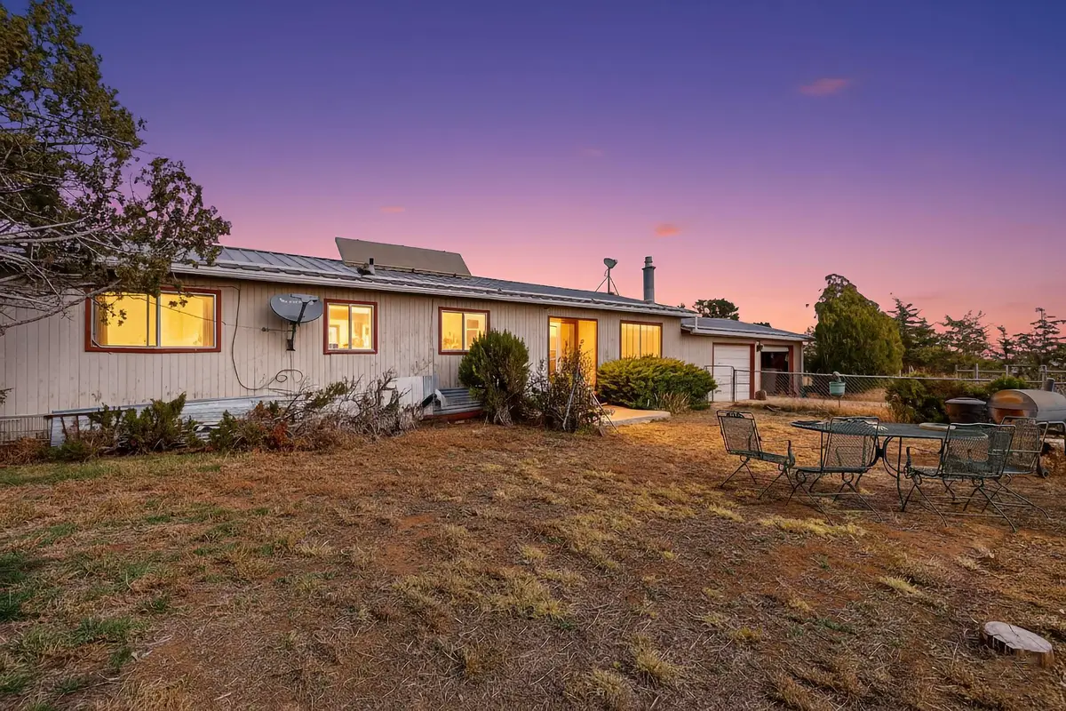 109 E Church Street, Edgewood, NM 87015 - Image #1