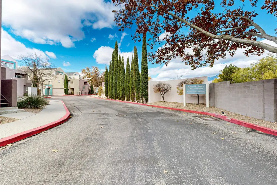 5175 Glenwood Pointe Lane Ne, Albuquerque, NM 87111 - Image #3
