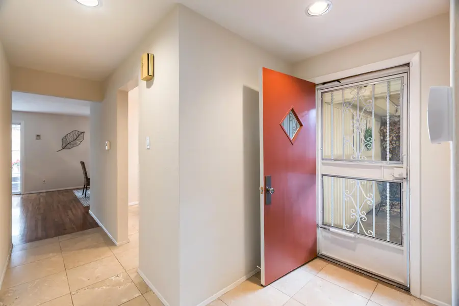 2824 Las Cruces Street Ne, Albuquerque, NM 87110 - Image #3