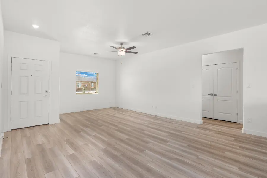 809 Calle De Las Rosas, Belen, NM 87002 - Image #3