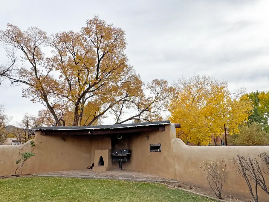 315 Theodora Street, Taos, NM 87571 - Image #2