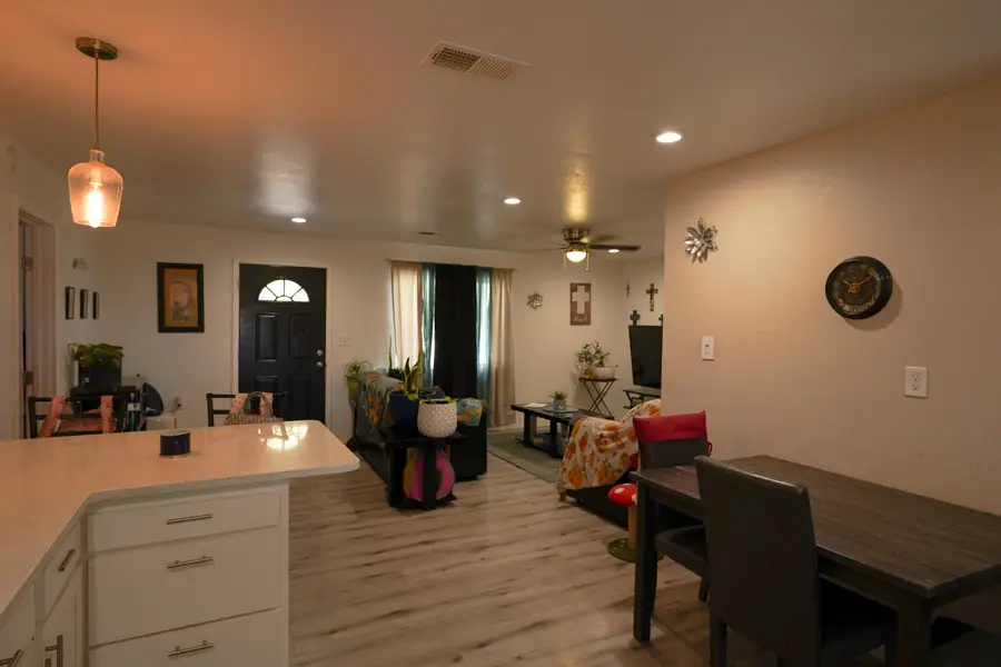 5520 Sand Hill Avenue Sw, Albuquerque, NM 87121 - Image #3