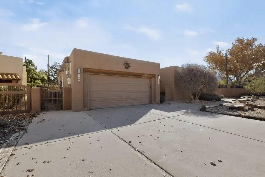 6400 Guadalupe Place Nw, Los Ranchos De Albuquerque, NM 87107 - Image #2