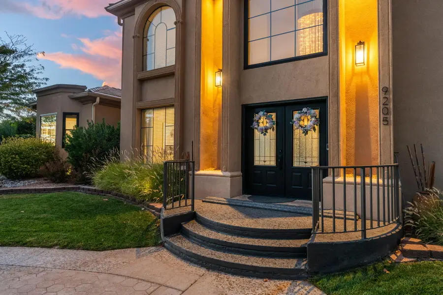 9205 Tanoan Drive Ne, Albuquerque, NM 87111 - Image #2