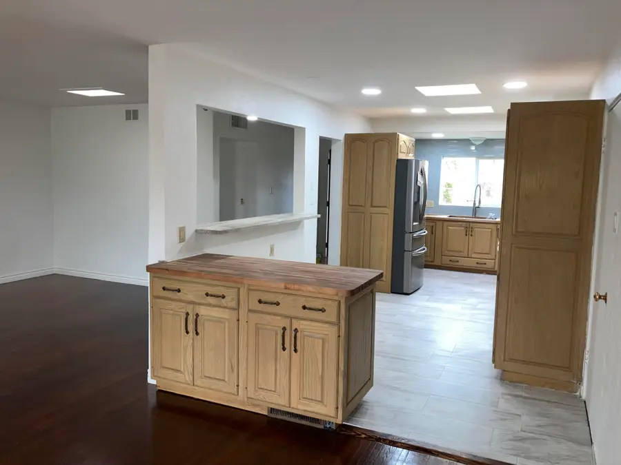 724 Washington Street Ne, Albuquerque, NM 87110 - Image #2