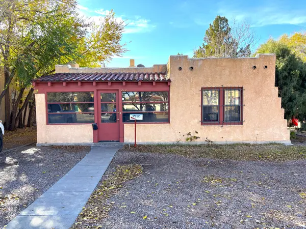 2112 Lead Avenue Se, Albuquerque, NM 87106