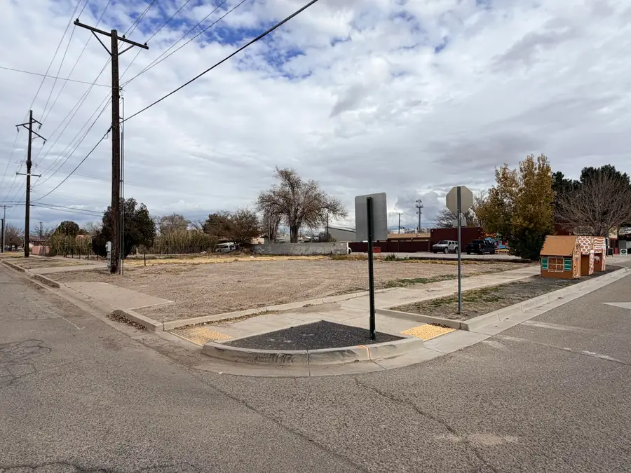 102 N 3rd Street, Belen, NM 87002 - Image #2