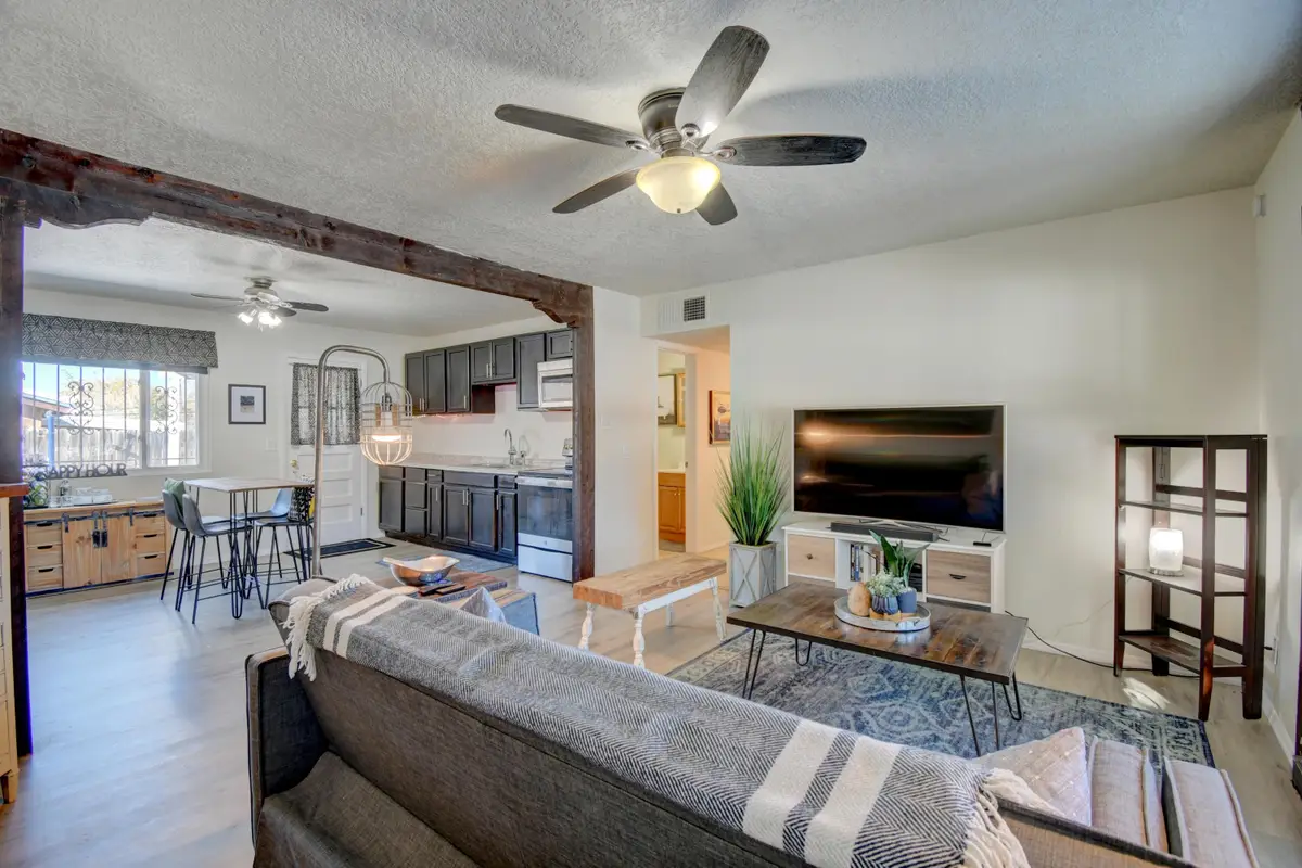 421 Panorama Place Ne, Albuquerque, NM 87123 - Image #1