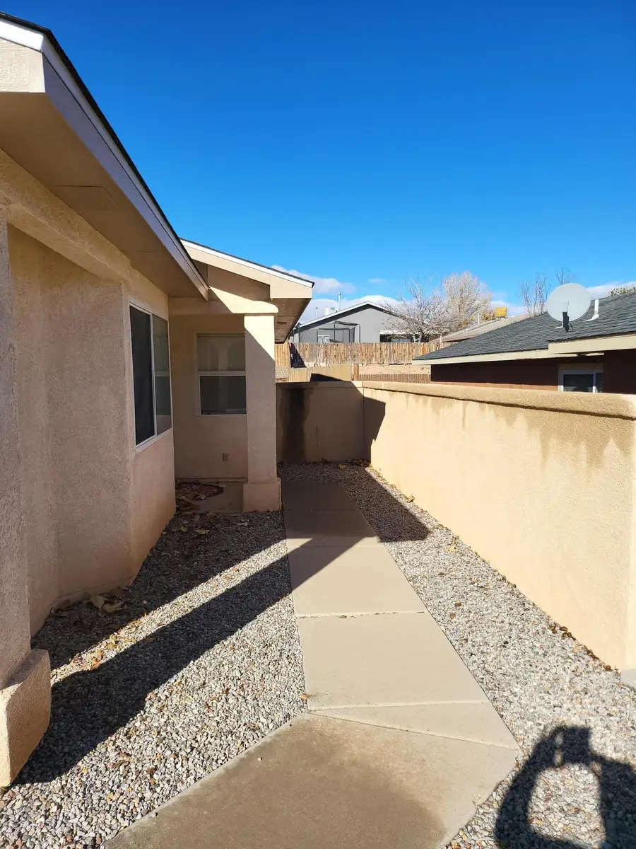 513 Bloomfield Meadows Drive Ne, Rio Rancho, NM 87144 - Image #3