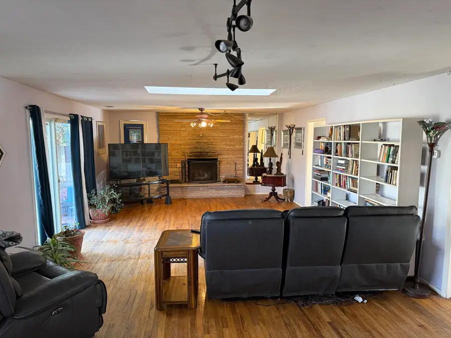 3419 Haines Avenue Ne, Albuquerque, NM 87106 - Image #2