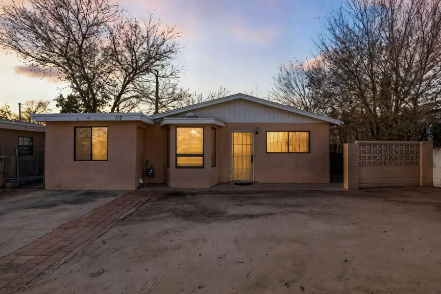 229 58th Street Nw, Albuquerque, NM 87105 - Image #2