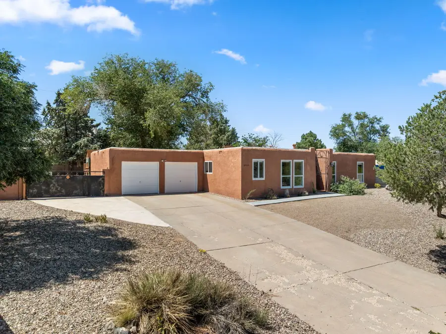 5429 Lewis Court Nw, Albuquerque, NM 87114 - Image #2