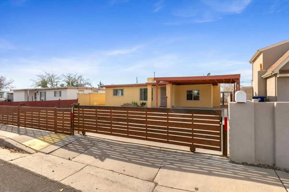 2733 Georgia Street Ne, Albuquerque, NM 87110 - Image #1