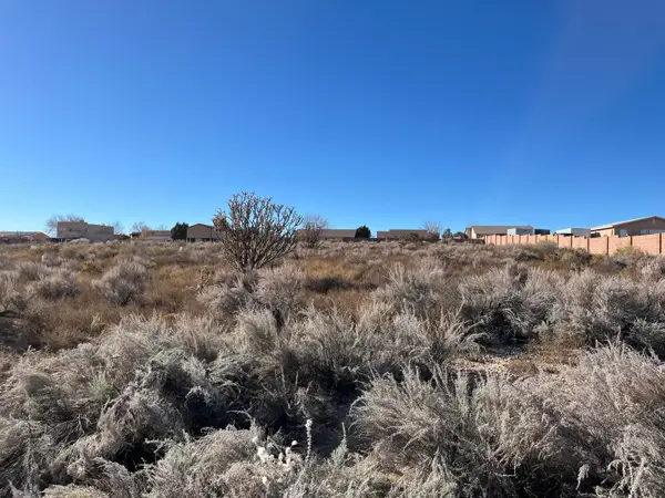 517 8th Street Ne, Rio Rancho, NM 87124