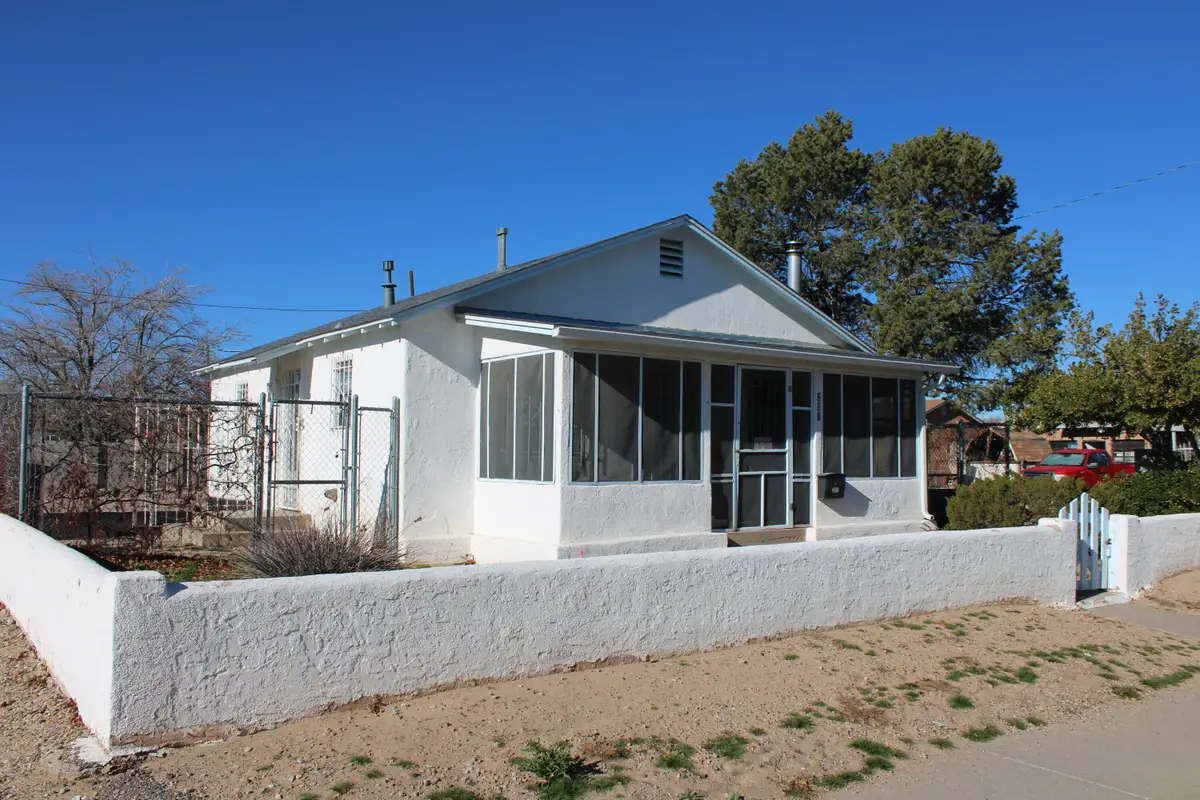 201 52nd Street Sw, Albuquerque, NM 87105 - Image #1