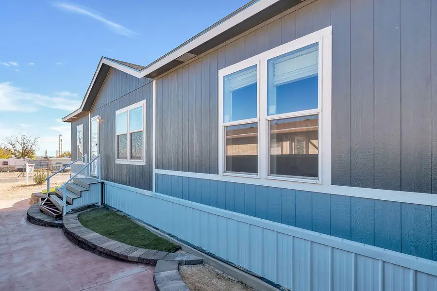 203 N 10th Street, Carlsbad, NM 88220 - Image #3