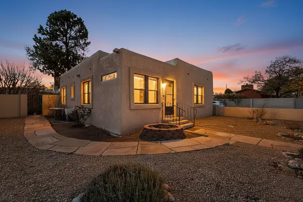 1424 Fruit Avenue Nw, Albuquerque, NM 87104