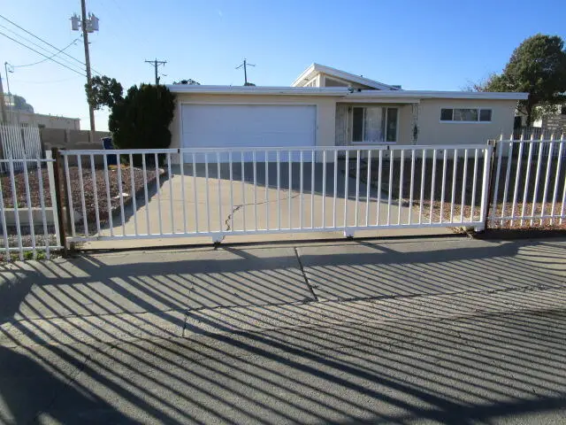 1009 Dakota Street Ne, Albuquerque, NM 87110 - Image #2