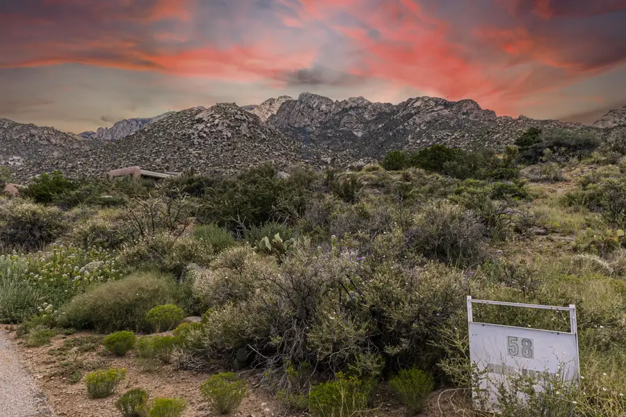 58 Rock Point Place Ne, Albuquerque, NM 87122 - Image #2