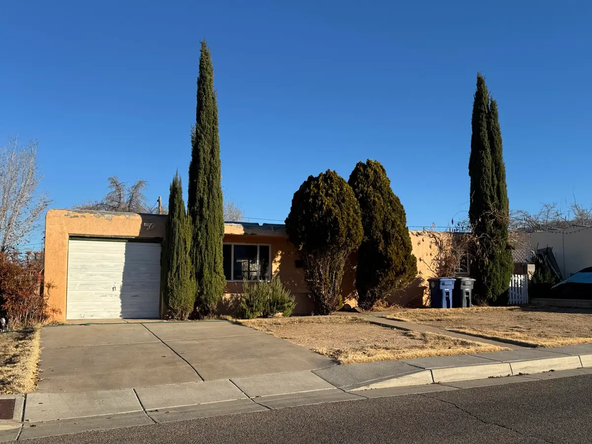 5707 Aztec Road Ne, Albuquerque, NM 87110 - Image #1