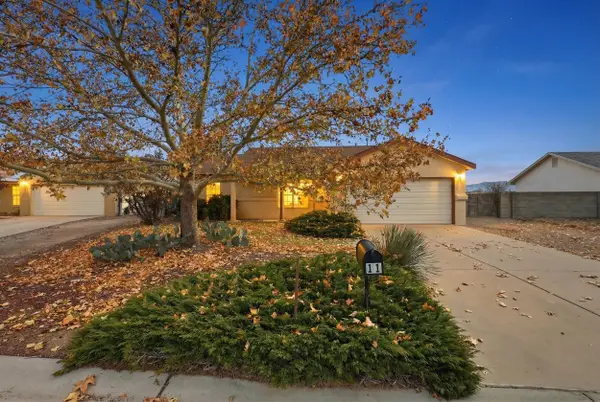 11 El Tigre Drive, Los Lunas, NM 87031