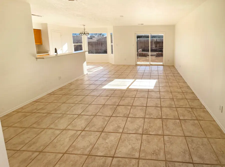 10616 Andalusian Avenue Sw, Albuquerque, NM 87121 - Image #3