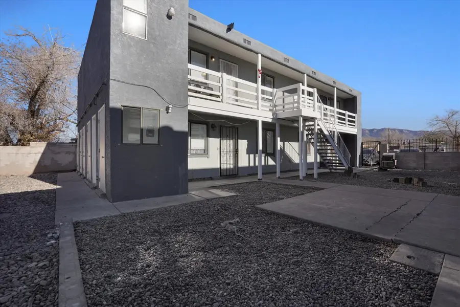 305 Grove Street Ne, Albuquerque, NM 87108 - Image #2