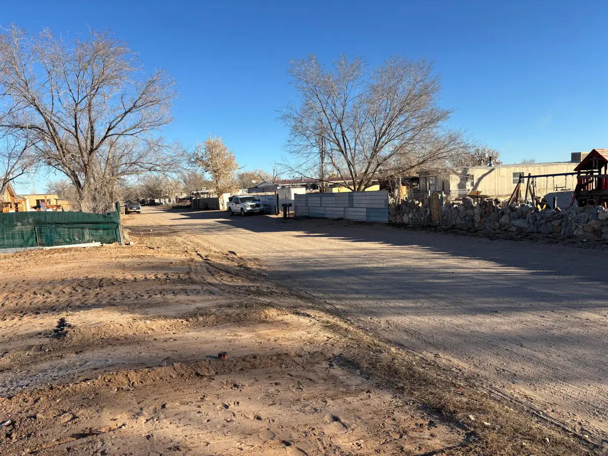 32 Emilia Ln Lane, Los Lunas, NM 87031 - Image #1