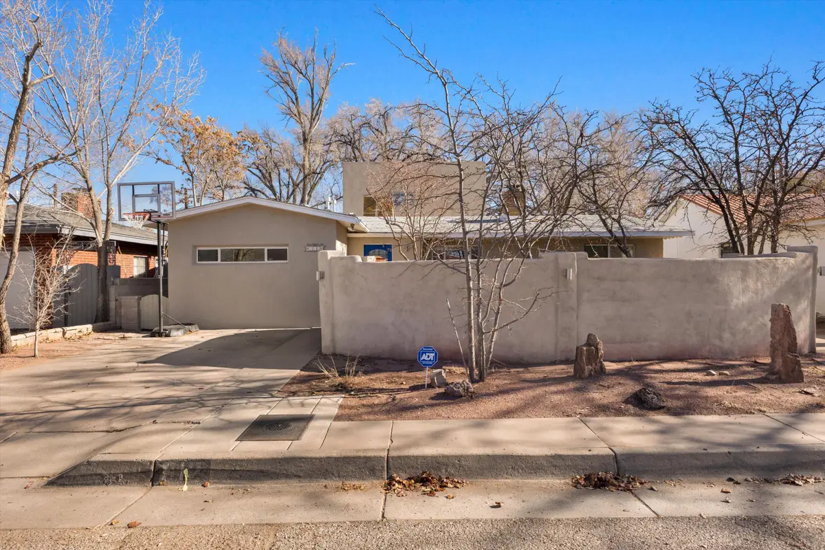 912 Hermosa Drive Ne, Albuquerque, NM 87110 - Image #1