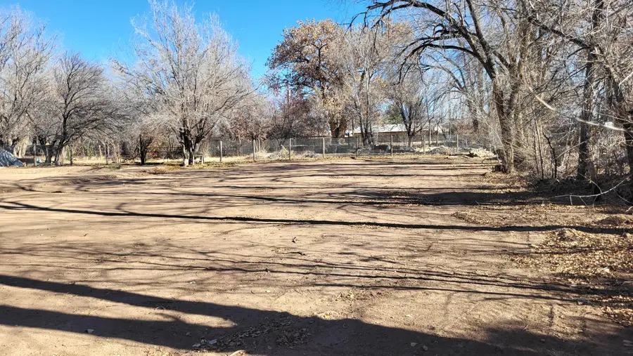 1302 Avenida Cristo Rey Avenue Nw, Albuquerque, NM 87107 - Image #3