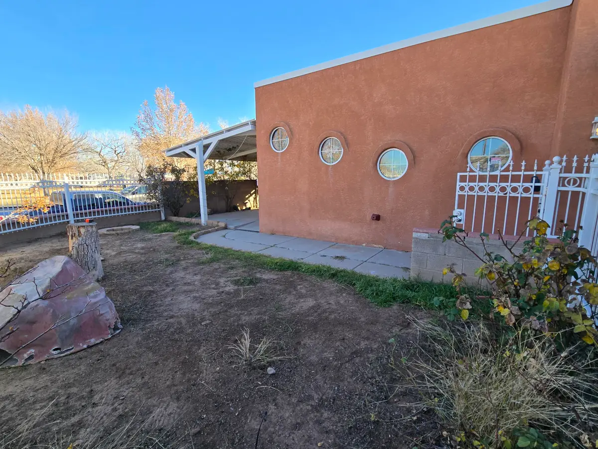 6700 Ivy Place Sw, Albuquerque, NM 87121 - Image #1