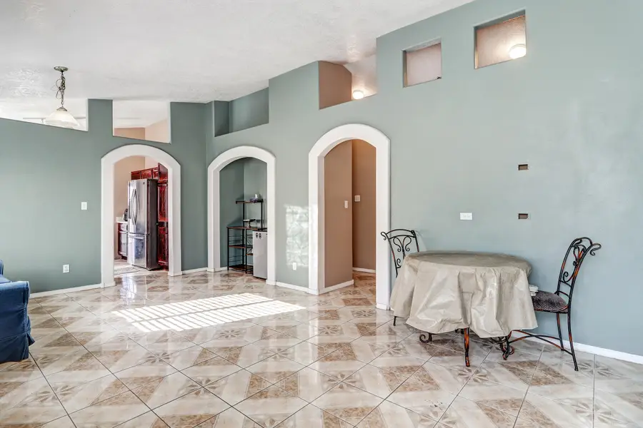 463 Sunrise West Drive Sw, Albuquerque, NM 87121 - Image #3