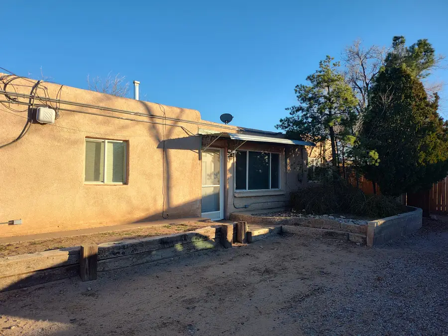 204 Garcia Road Ne, Albuquerque, NM 87113 - Image #2