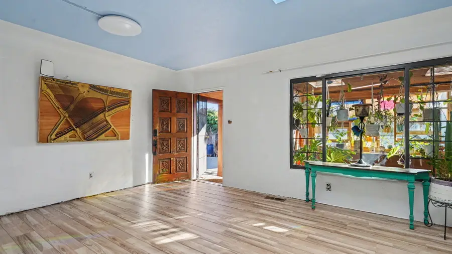 137 Carlito Road Nw, Albuquerque, NM 87107 - Image #3