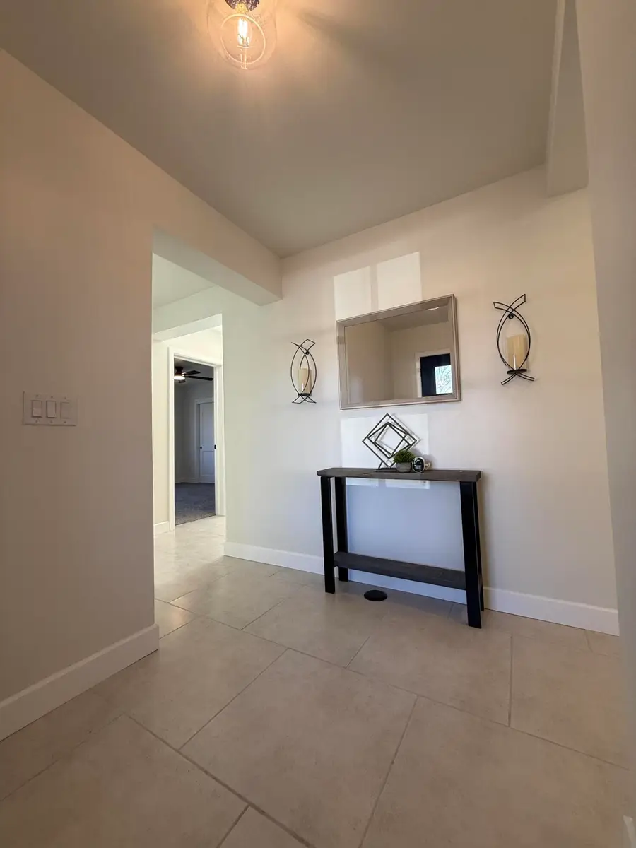 2932 Floral Road Nw, Albuquerque, NM 87104 - Image #2
