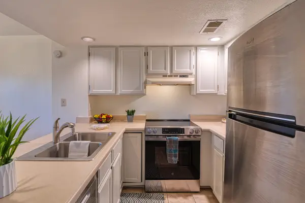 3301 Monroe Street Ne #UNIT B17, Albuquerque, NM 87110