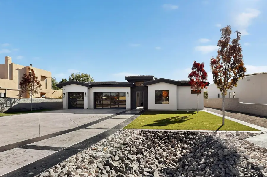 416 Bledsoe Road Nw, Los Ranchos De Albuquerque, NM 87107 - Image #2
