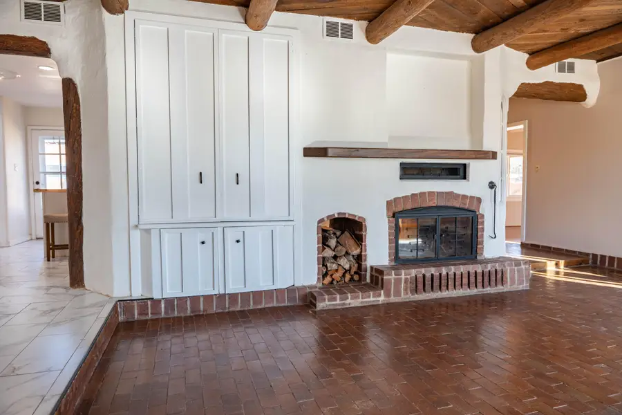 929 Stuart Road Nw, Albuquerque, NM 87114 - Image #2