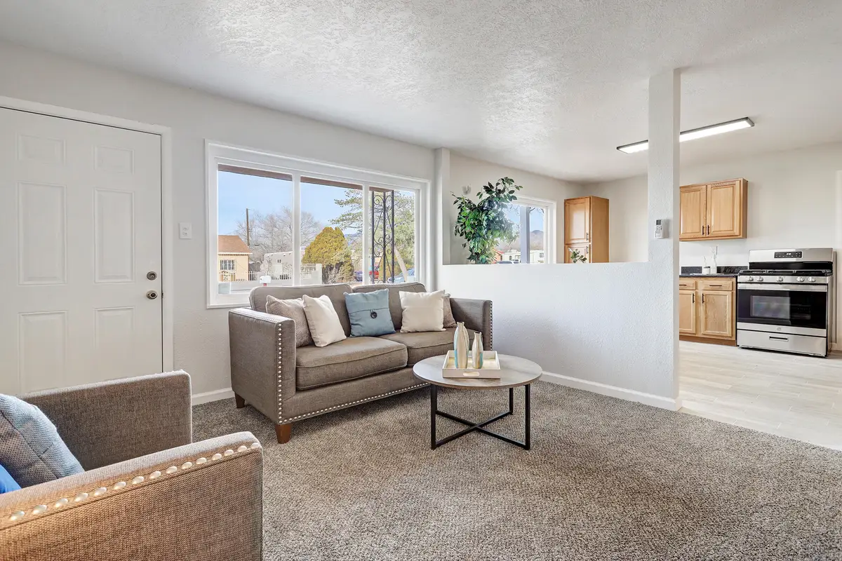 8008 San Joaquin Avenue Se, Albuquerque, NM 87108 - Image #1