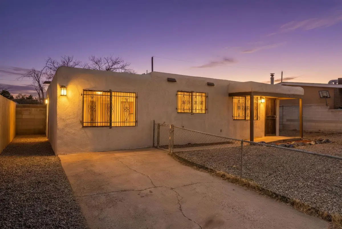 409 Merlida Street Sw, Albuquerque, NM 87121 - Image #1