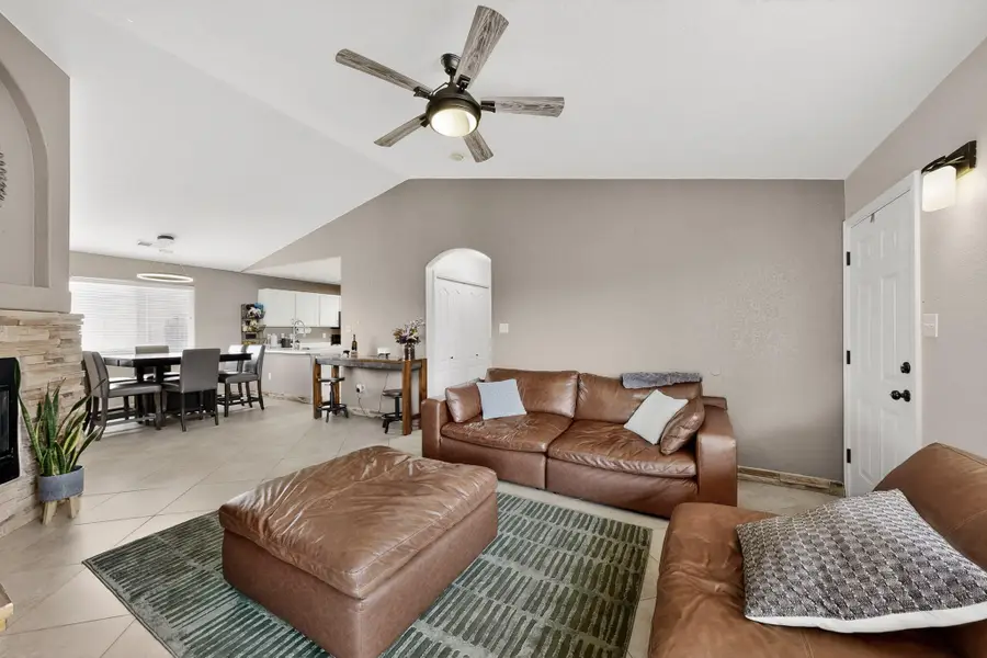 3428 Crimson Rose Lane Sw, Albuquerque, NM 87121 - Image #3