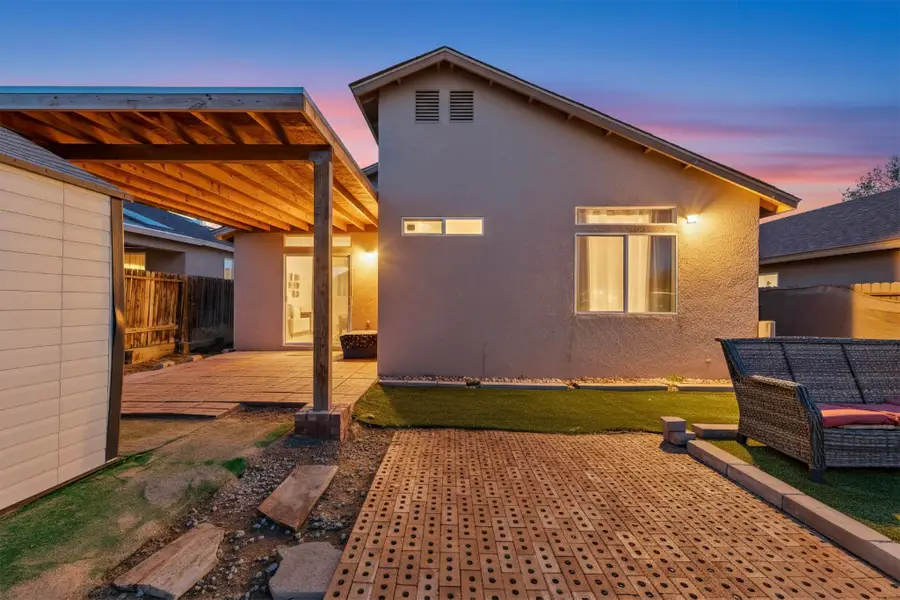 9908 Rawhide Avenue Sw, Albuquerque, NM 87121 - Image #2