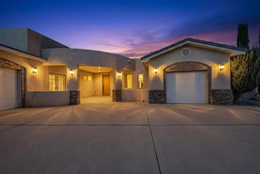 8223 Grape Arbor Court Ne, Albuquerque, NM 87122 - Image #2