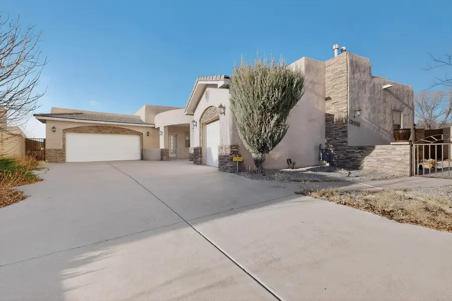 8223 Grape Arbor Court Ne, Albuquerque, NM 87122 - Image #3