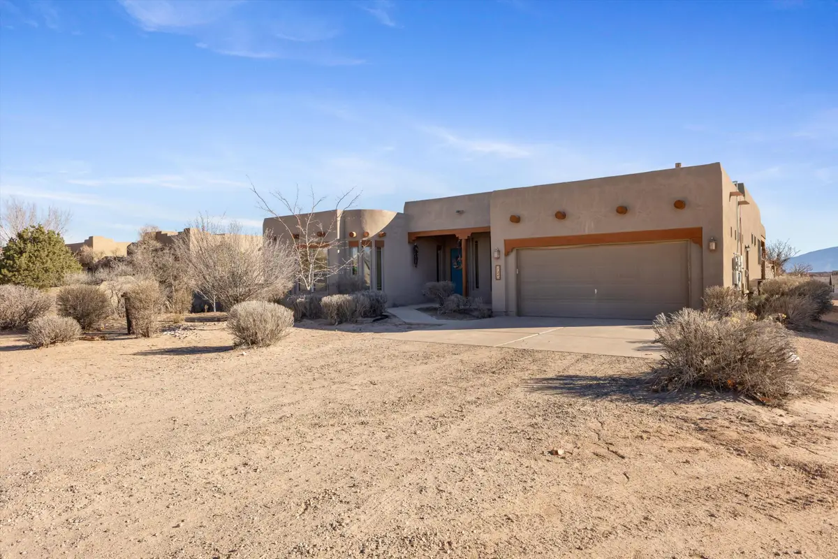 724 4th Street Ne, Rio Rancho, NM 87124 - Image #1