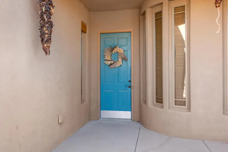 724 4th Street Ne, Rio Rancho, NM 87124 - Image #2