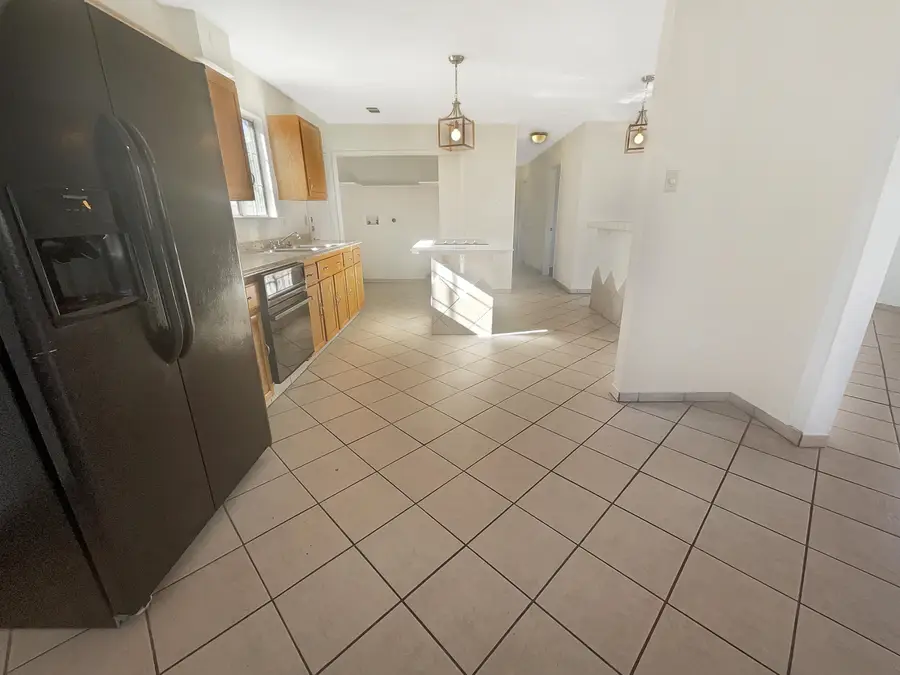 1333 Lucretia Street Sw, Albuquerque, NM 87121 - Image #2