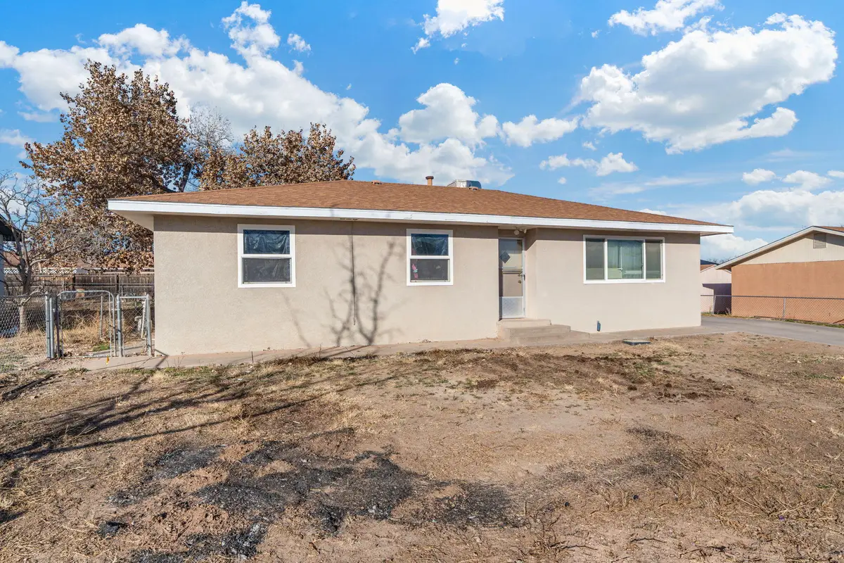 1614 W Aragon Road, Belen, NM 87002 - Image #1