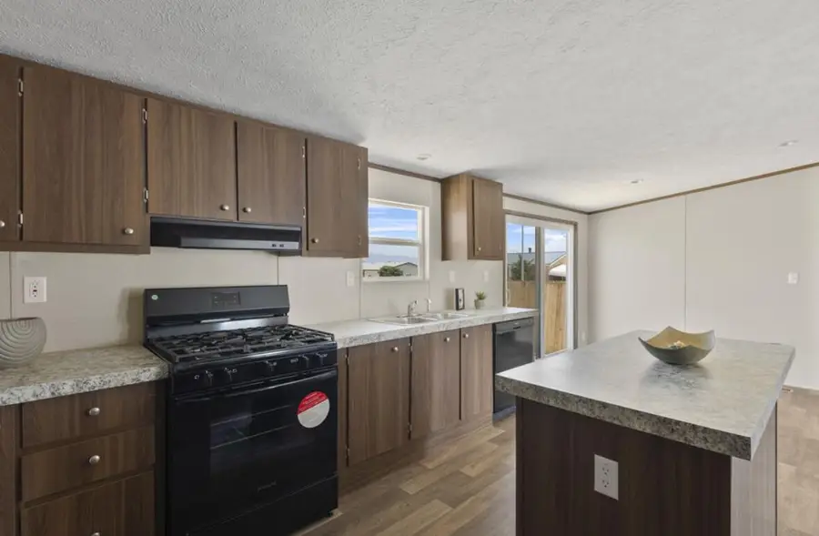 400 Perizite Street, Belen, NM 87002 - #3